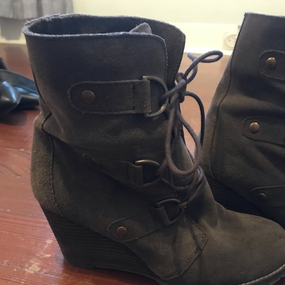 Wedge boots